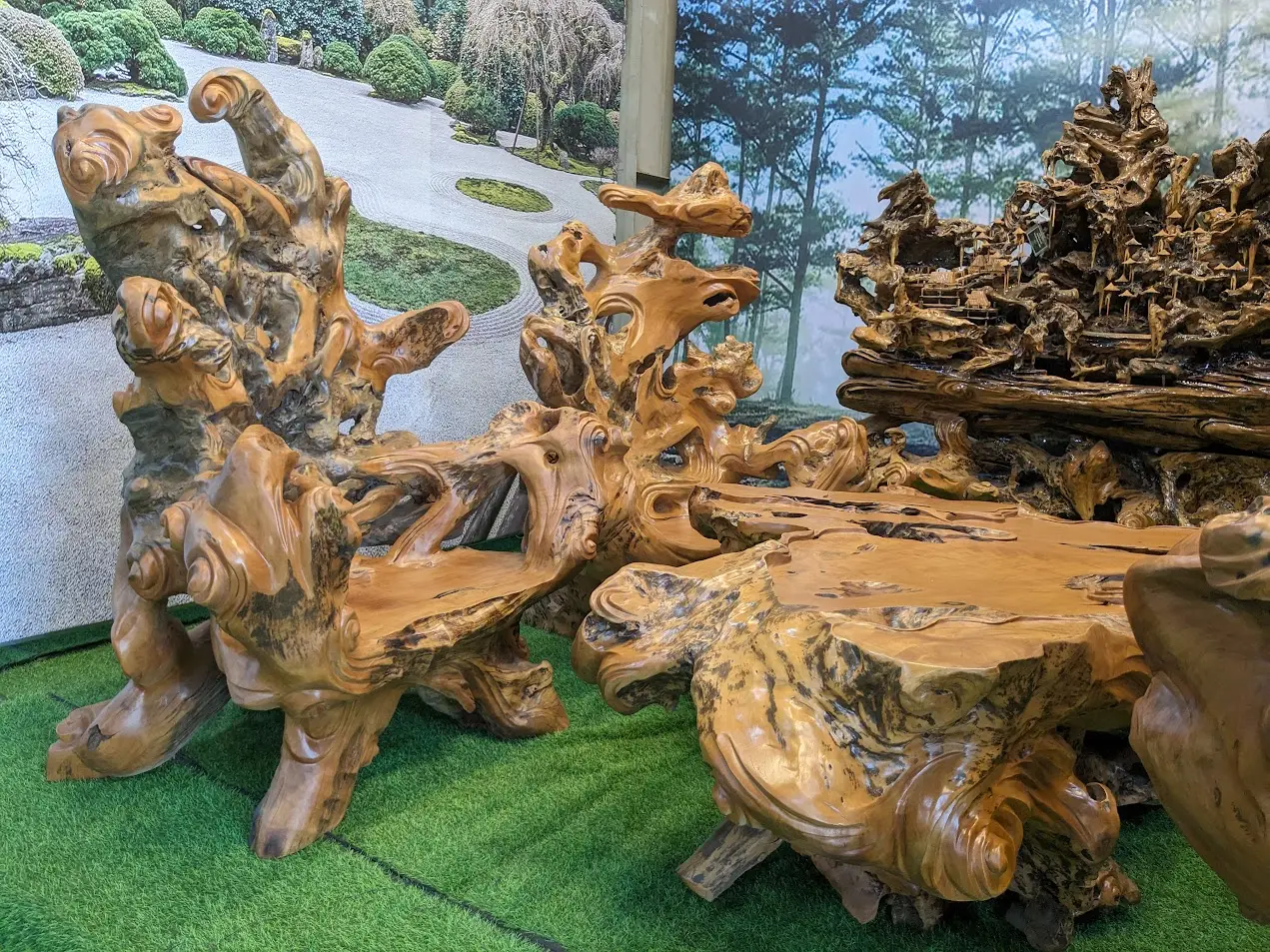 Bộ bàn ghế Long Vân Khánh Hội (Gỗ Lũa trai vàng)